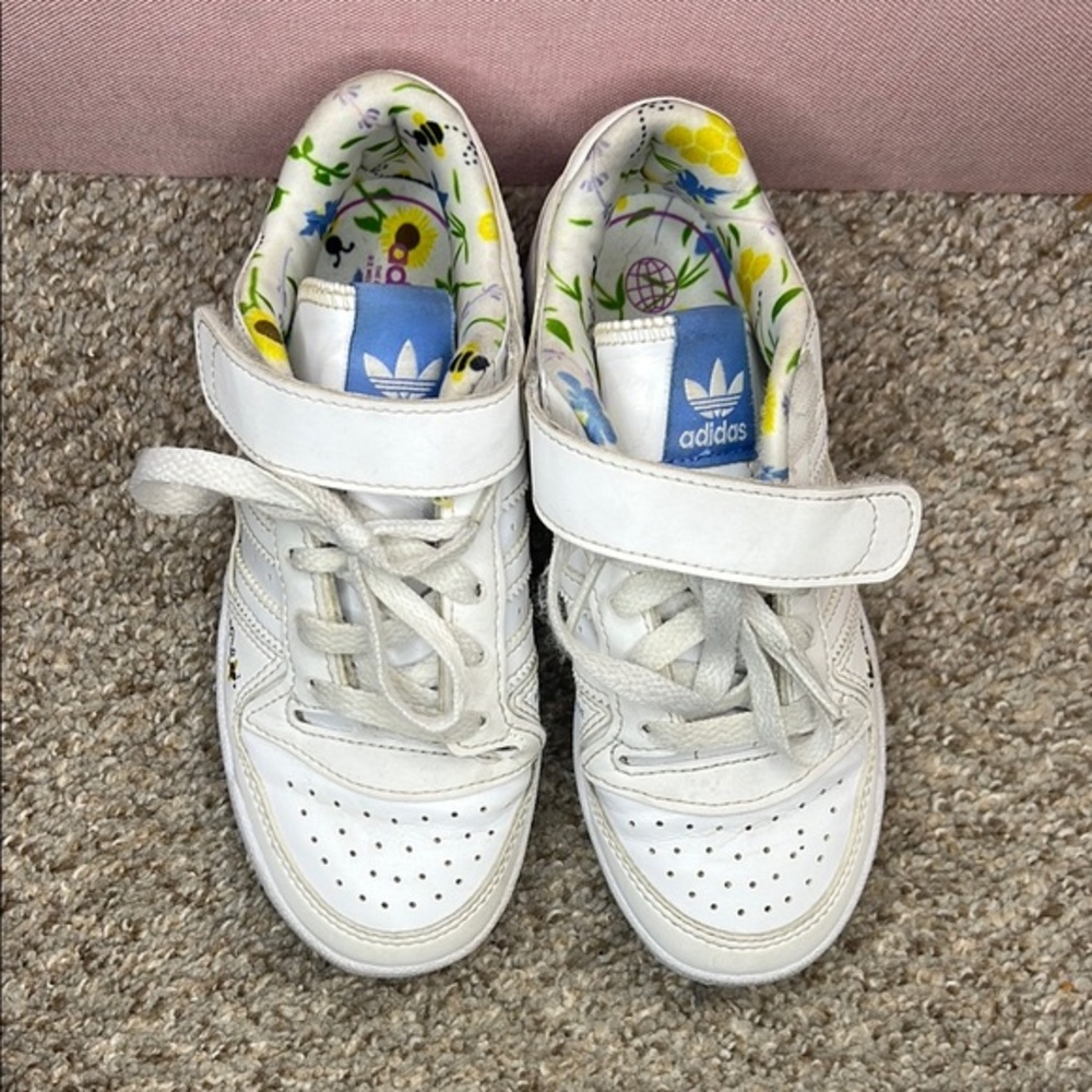Adidas White Sneakers with Classic Design and Velcro Strap